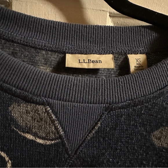 L.L. Bean Navy and Gray Cloud Pattern Crewneck Sweater - Picture 2 of 2